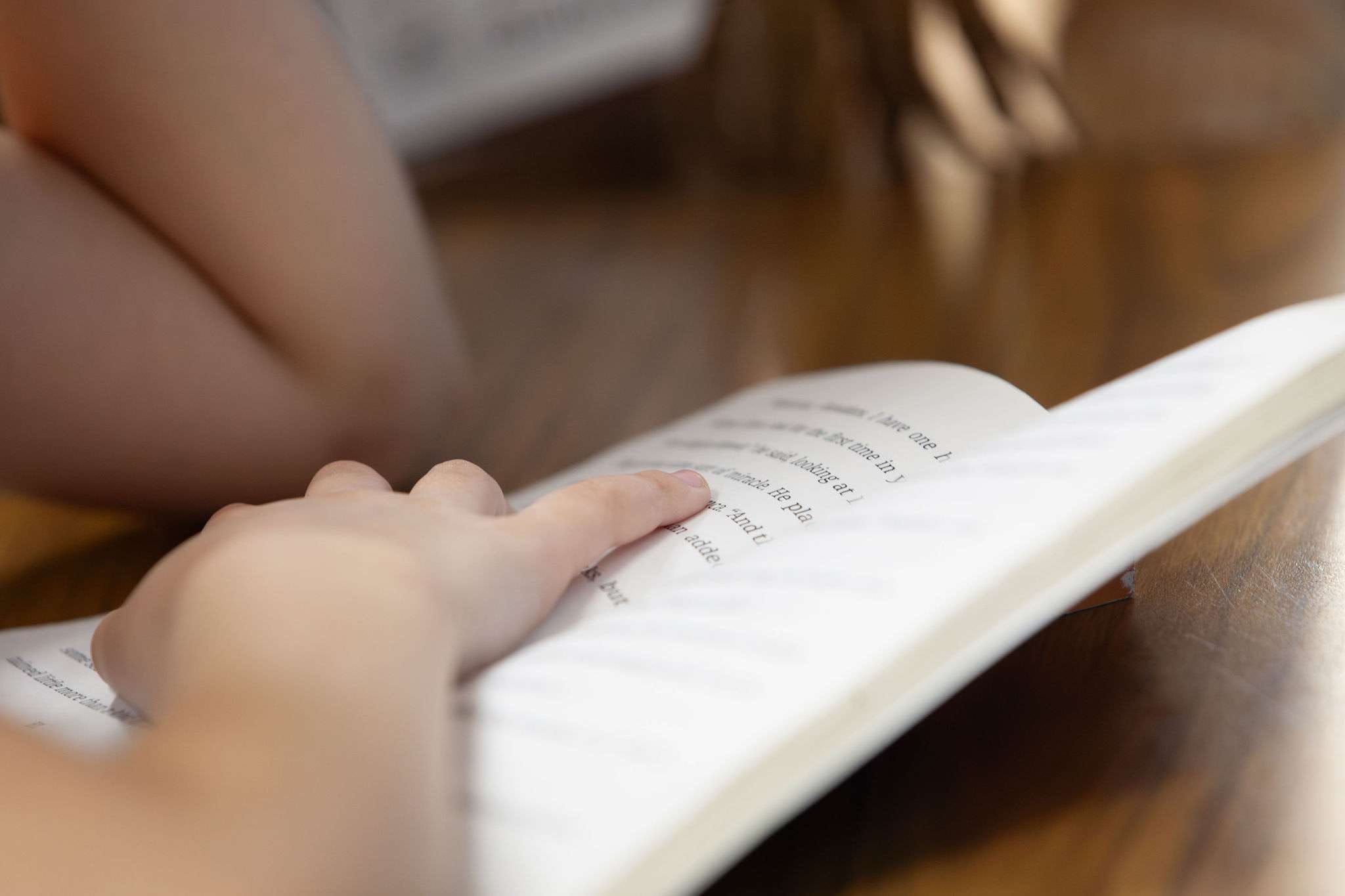 Volunteer and student bonding over reading
